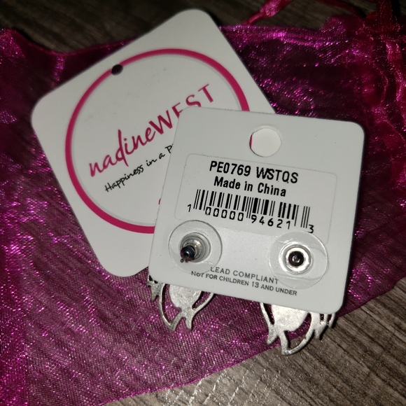 Silver colored leaf with turquoise earrings - Picture 2 of 2